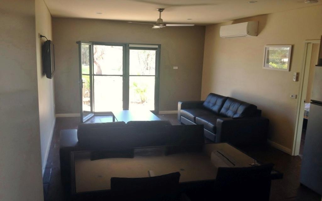 Breezes Apartments Broome Room photo